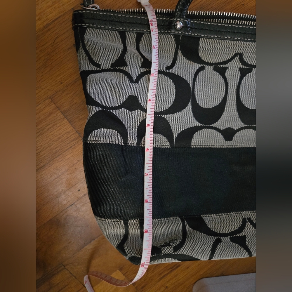Coach Branded Stylish Black and Gray Tote Bag - Picture 7 of 8